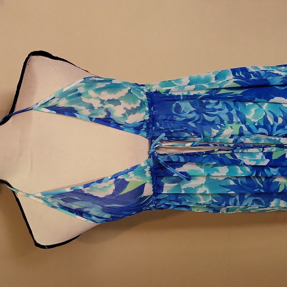 Victoria's Secret Swimsuit Coverup - Picture 2 of 12